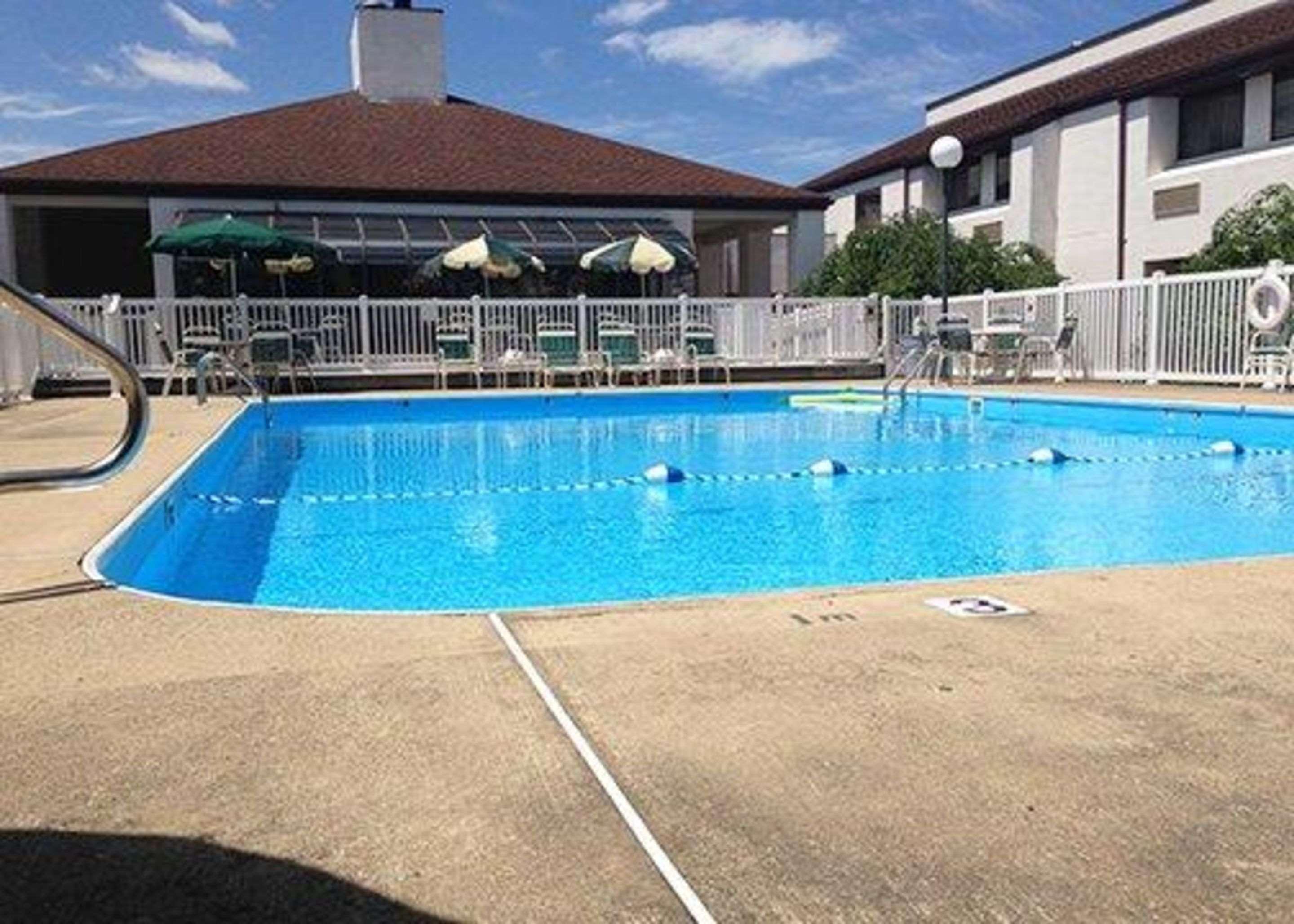 Quality Inn New Columbia-Lewisburg Exteriör bild