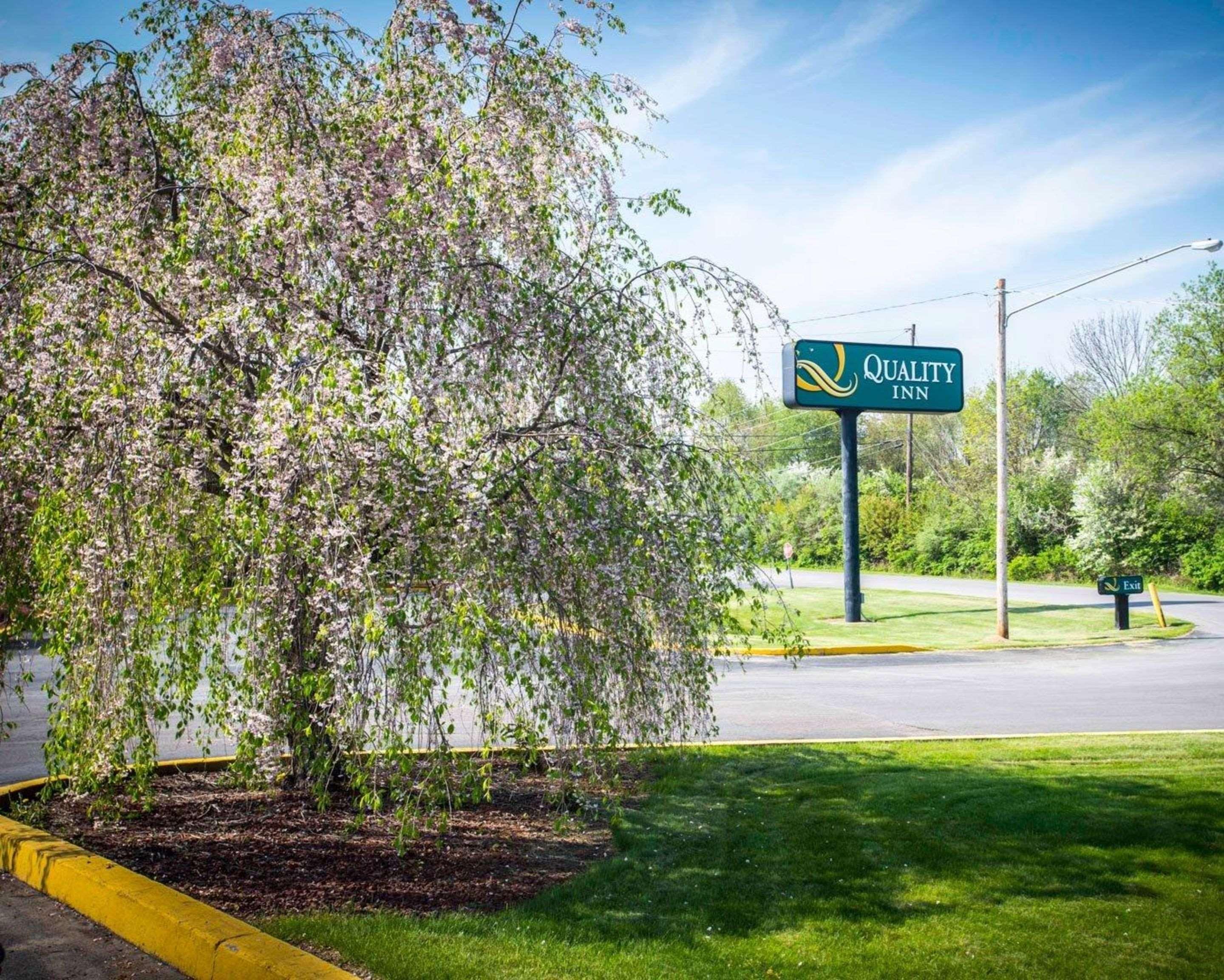 Quality Inn New Columbia-Lewisburg Exteriör bild